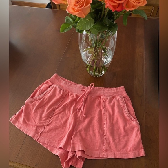 Gap Shorts - Picture 2 of 5